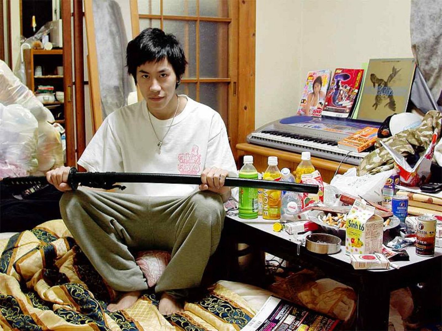 Il mito della caverna e gli Hikikomori: quando le ombre diventano reali