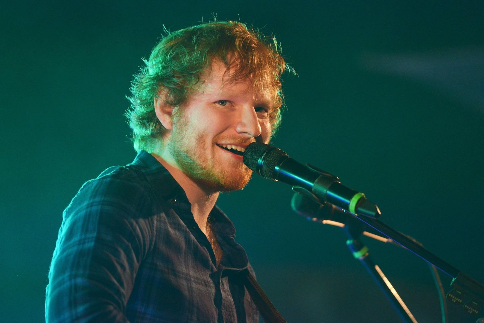 Ed Sheeran e la critica alla società moderna a suon di musica.