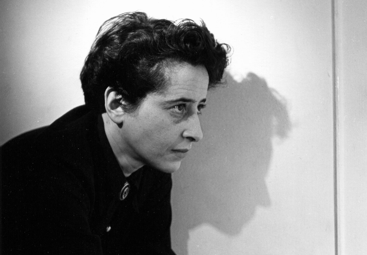 Quanto il male può essere banale? Ce lo spiegano: Hannah Arendt, Manzoni e Stanley Kubrick