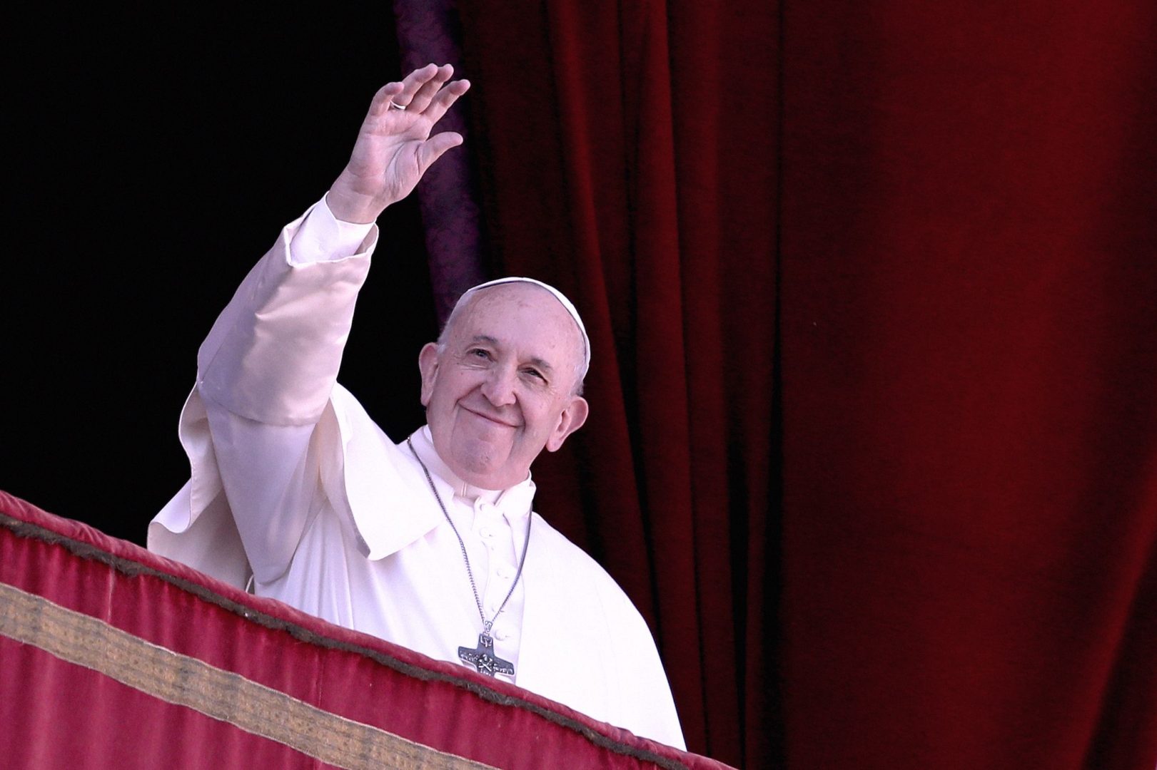 Il caso di Papa Francesco é l’unico episodio di violenza legata ad un pontefice?