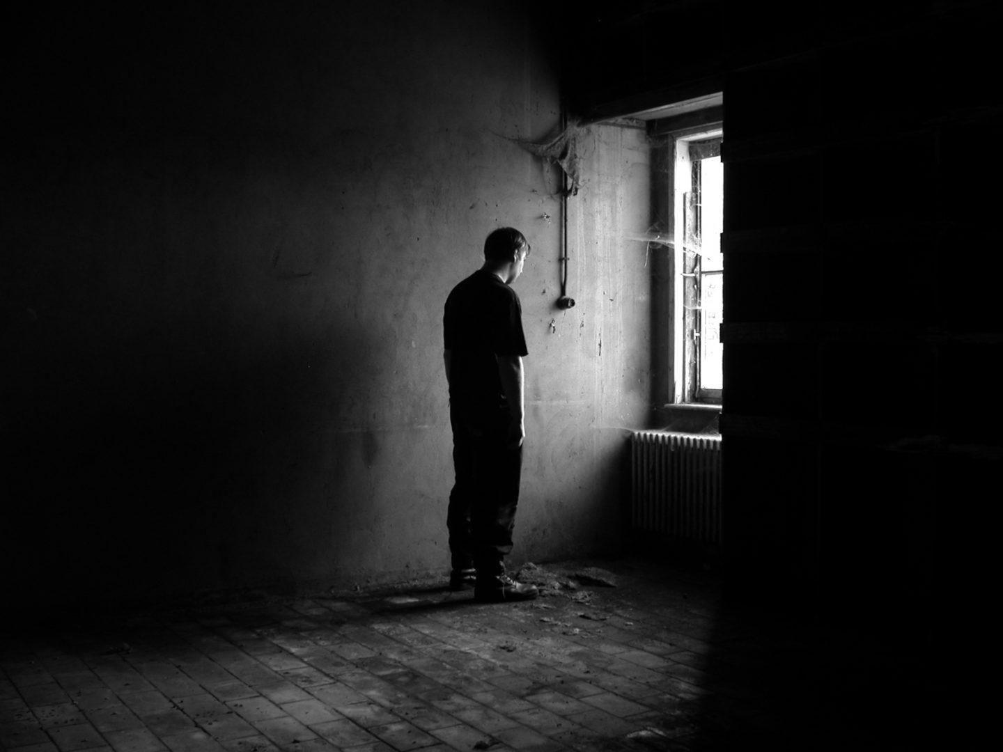 Il suicidio che non è atto individualistico, ma imposizione e fatto sociale