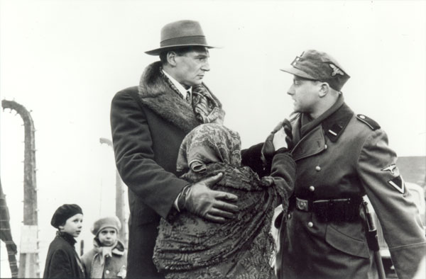 Schindler’s list rievoca l’olocausto e Schopenhauer ci parla del dolore come valore innegabile