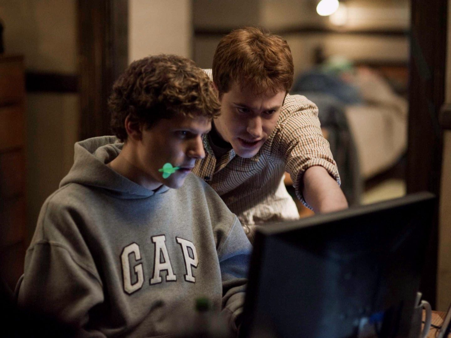 Quel controllo inibitorio non maturo che ci fa fare sciocchezze come Zuckerberg in “The Social Network”