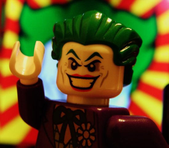 Il Joker ha avuto molti volti, ma da anni è molto amato da tutti. Cerchiamo di capirne i motivi
