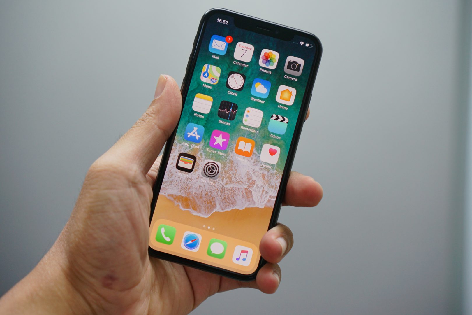 Dal primo modello fino all’iPhone 12: vediamo la storia dello smartphone piu famoso del mondo