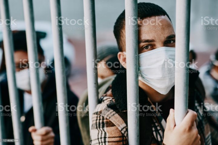 E’ corretto limitare le libertà personali per tutelare la salute pubblica? Rispondono Orwell ed il nuovo Dpcm.
