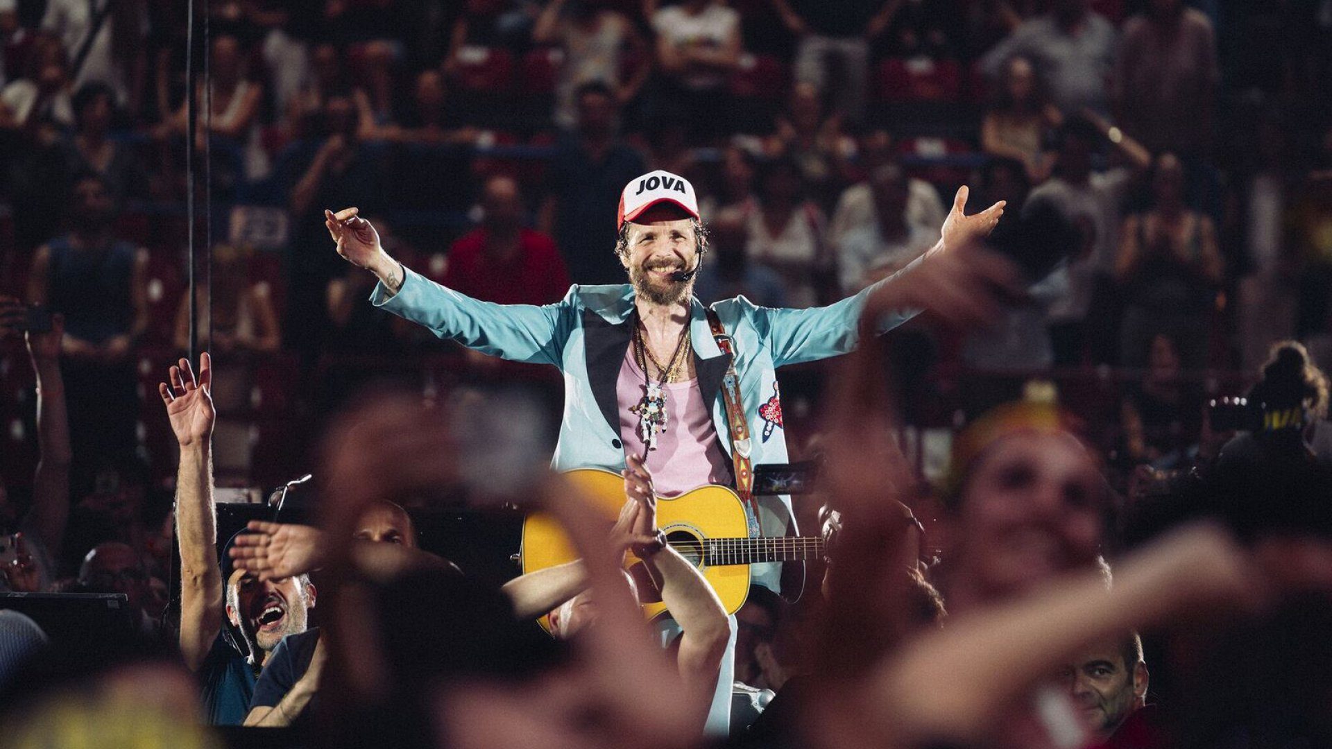 Jovanotti e D’Annunzio lodano la Vita, quindi non capiamo perchè non dovremmo farlo noi