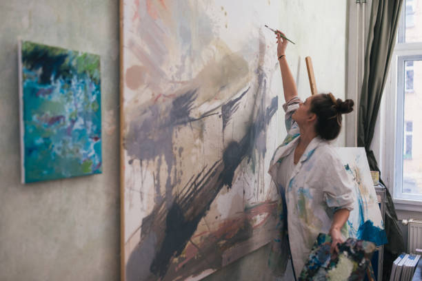 L’Hotel Centrale di Olbia si trasforma in una galleria d’arte: riscopriamo gli artisti contemporanei italiani
