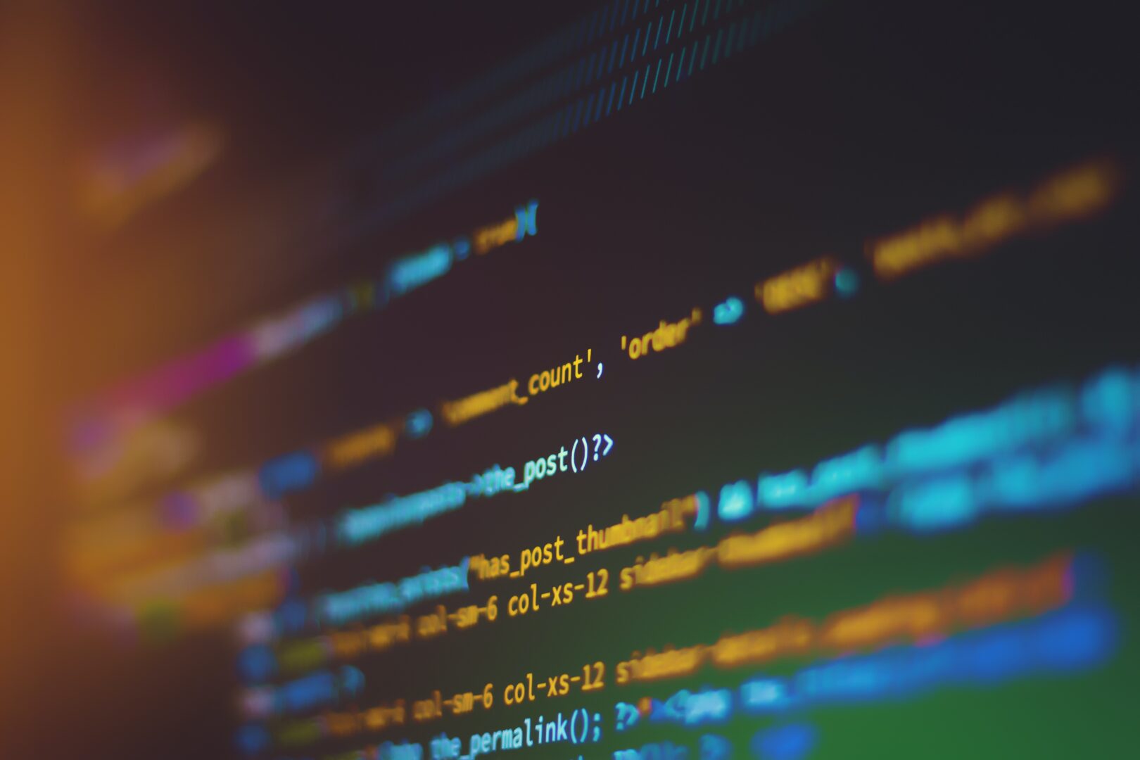 Hacker russi minacciano un attacco informatico: scopriamo la psicologia della privacy