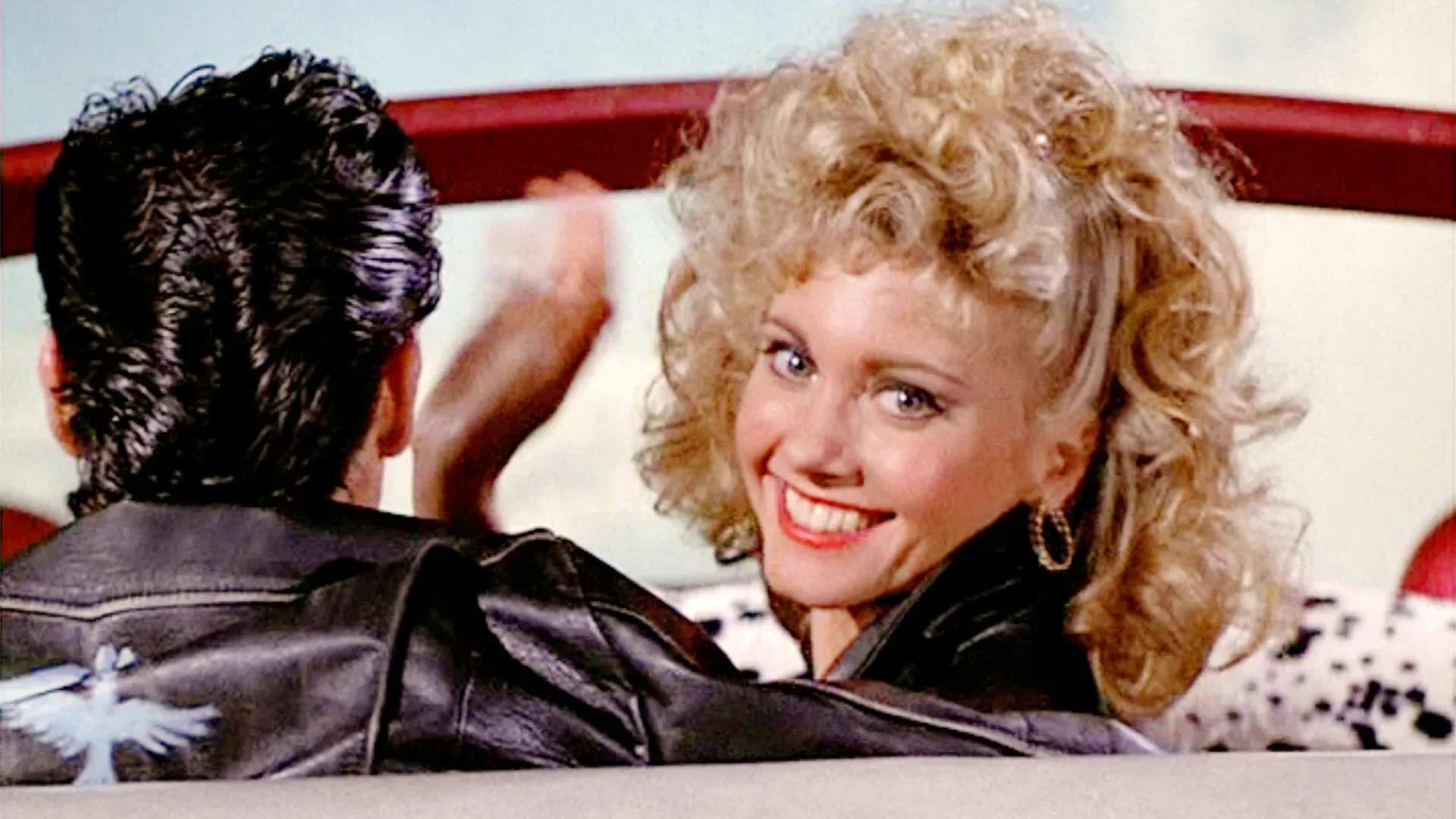 Olivia Newton-John in “Grease” ci ricorda l’importanza senza tempo della moda