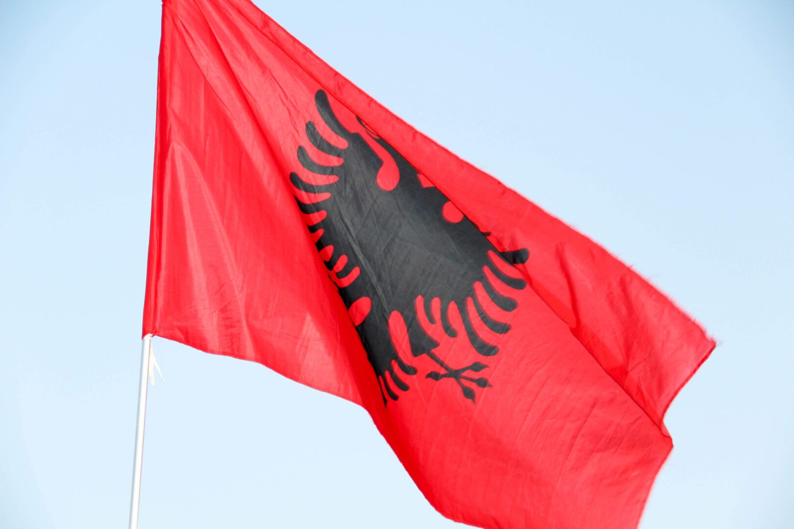 Accordo sui migranti targato Rama e Meloni: ecco perché l’UE chiede maggiore chiarezza