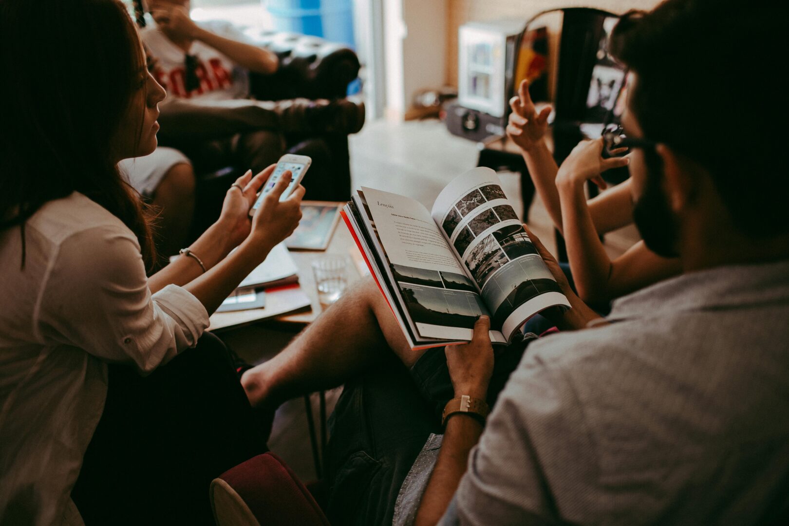 “Reading Party”: il fenomeno culturale che sta catturando l’attenzione del mondo intero