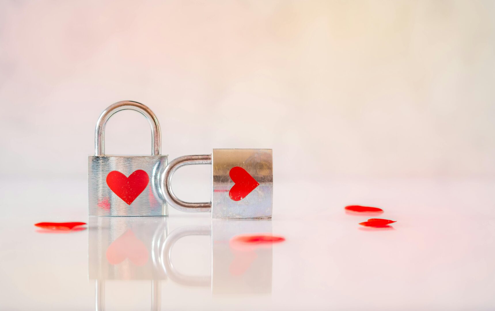 Come mai il mondo glitterato delle rom-com è in crisi? Scopriamolo insieme!