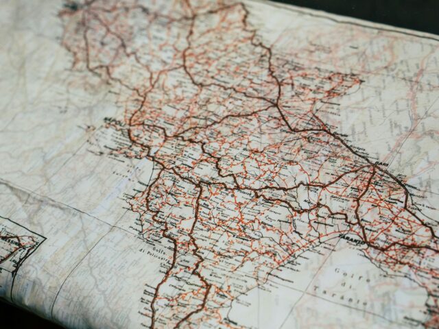 Cultura e diplomazia: l’italiano come lingua di mediazione in territorio straniero