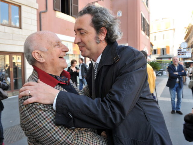 Paolo Sorrentino e Raffaele la Capria raccontano la doppia anima della Napoli degli anni Settanta