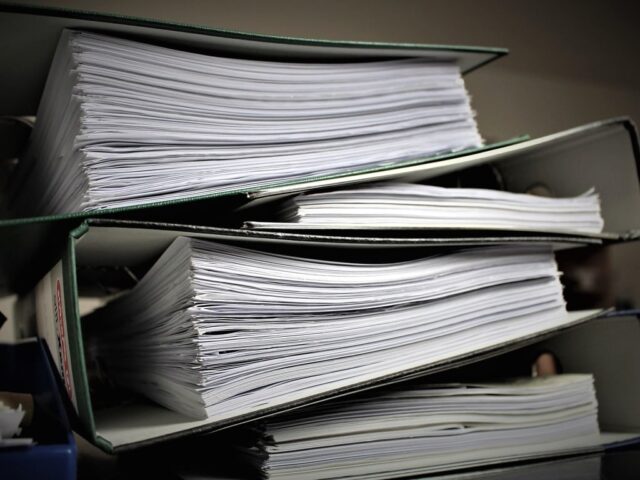 Ecco come il linguaggio plasma il potere e modella la coscienza