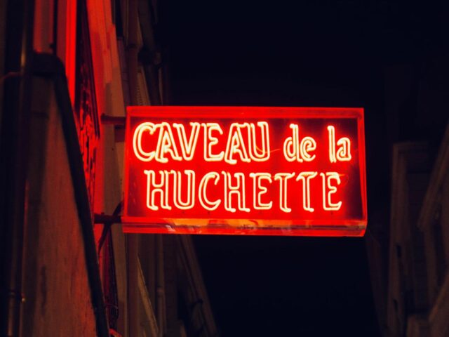 Il fascino de “Le Caveau de la Huchette” tra storia, musica e cinema