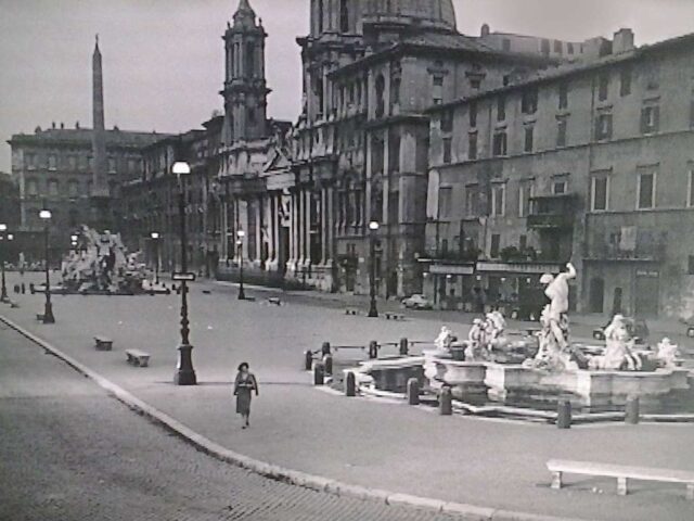 Alberto Moravia sovverte l’immagine della donna fascista narrando la rassegnata marginalità sociale della sua Adriana